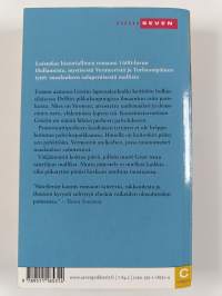 Tyttö ja helmikorvakoru