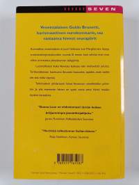 Kuolema väärissä vaatteissa