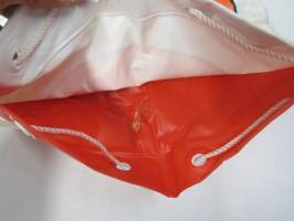 Ilta-Sanomat - Mukava tapa -1970-luvun mainosesine / puhallettava tyyny / rantakassi