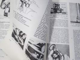 Volvo Huoltokäsikirja Osa 4 (46) Korjausohjeet Taka-akselisto (Spicer) 120, 140, 164, 1800 -korjaamokirjasarjan osa