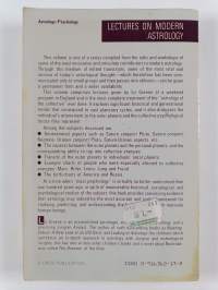 Outer Planets and their Cycles : the astrology of the collective