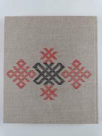 Juuret Karjalassa : karjalainen perhe perinteiden ja muutosten äärellä (numeroitu)