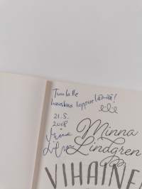 Vihainen leski (signeerattu, tekijän omiste)