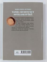 Vanha ruostunut sotilaskypärä