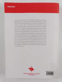 Teatterikriitikot kenttien kielipelissä : Bourdieulainen tulkinta suomalaista teatterikritiikkiä koskevasta muutospuheesta 1983-2003