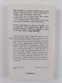 3 etsivää ja itkevä ruumisarkku