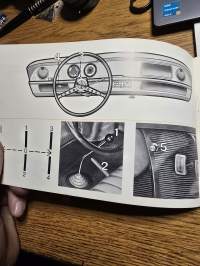 RENAULT 8  R1132 Käsikirja