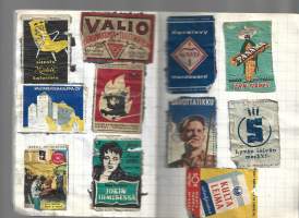 Sinikantinen vihko sis  53 kpl tulitikkuetiketti