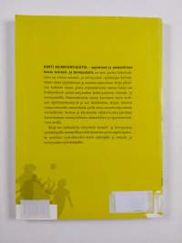 Kohti asiantuntijuutta : oppiminen ja ammatillinen kasvu sosiaali- ja terveysalalla