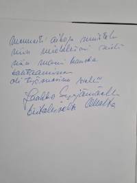 Sahtikirja (tekijän omiste, signeerattu)