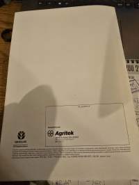 FORD 40 -sarjan 75 - 125 hv traktorit. mallien 5640, 6640, 7740, 7840, 8240 ja 8340 mallien myyntiesite.