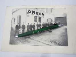 ARBOR - Patenteerattu siirrettävä moottorisaha ARBOR, käytettävä puiden kaadossa, tukkien katkaisemisessa ja halkojen sahauksessa -käyttöohjekirja