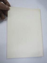 Maantie meillä ja muualla -matkakuvaus Englannista, kustantanut Suomalainen Shell Oy, harvinainen, tämä kappale kuulunut Artturi Hellemaan (Friitala) kotikirjastoon