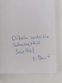 Mitä on johtajuus (signeerattu, tekijän omiste)