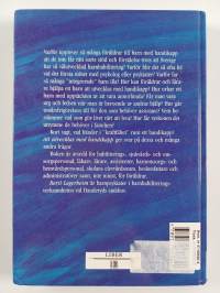 Att utvecklas med handikapp : möjligheter och begränsningar hos barnet, familjen och omgivningen