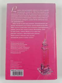 Prinsessa pukeutuu pinkkiin