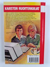 Etsivätoimisto ja purjevene