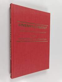 Unemployment : macro and micro-economic explanations