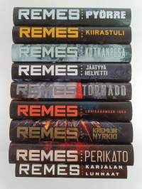 Ilkka Remes -paketti (9 kirjaa) : Jäätyvä helvetti ; Pyörre ; Kotkanpesä ; Kiirastuli ; Karjalan lunnaat ; Perikato ; Kremlin nyrkki ; Lohikäärmeen isku ; Tornado