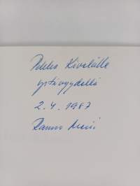 Elän kuin elokuuta (signeerattu, tekijän omiste)