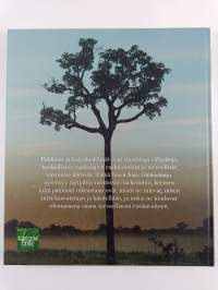 Pähkinäkirja : Amazonin sademetsien jättiläismäisistä parapähkinäpuista Venäjän aurinkokukkapelloille ja Pohjois-Amerikan karpalojärviltä Lähi-idän taatelikeitaille