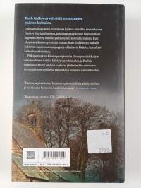 Siniviittainen nainen