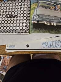 SKODA  tehdas lehti 1971. MYYNTIESITE. saksan kielinen.