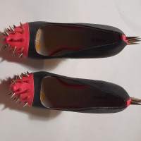 Korkokengät ( koosta ei tietoa ) vaikka koristeeksi takan reunalle