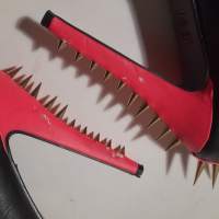 Korkokengät ( koosta ei tietoa ) vaikka koristeeksi takan reunalle