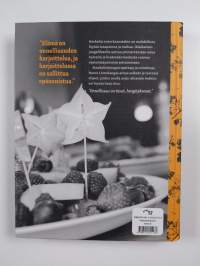 Viihdy omassa arjessasi : mielen ja kehon harjoituksia kaaoksen keskelle