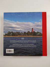 Majakkasaarilla (signeerattu)