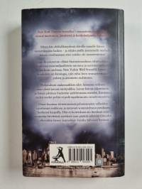 Sidney Sheldonin Pimeän ääriin