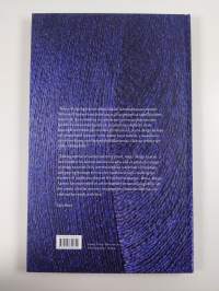 Outre-Mer : sinertävä kaukaisuus = blue in the distance