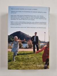 Halun ja epäluulon esseet : proosaa