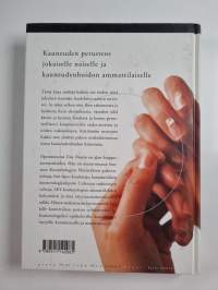 Kerro, kerro, kuvastin : kauneudenhoidon käsikirja