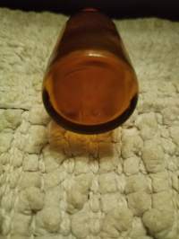 Karhulan lasi sirotin, AURA LINNAOLUT, VAALEA III EtiketilläKorkeus  n. 8 cm, pohjassa K2