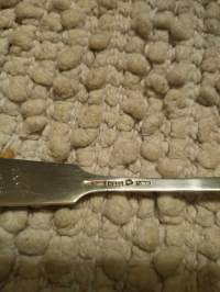 Suojeluskunta lusikka 1. Palkinto pienoiskiväri ammunnasta v. 1932, 813 H , pituus 16,5 cm