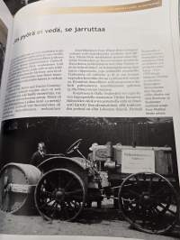 Eilispäivän traktoreita