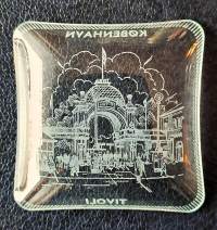 Köbenhavn Tivoli   design mainostuhkakuppi - tuhkakuppi  lasia 8,5x8,5 cm  1950-luku