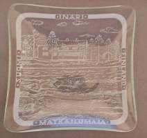 Inari Matkailumaja design mainostuhkakuppi - tuhkakuppi  lasia 8,5x8,5 cm  1950-luku