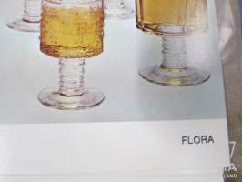 Arabia Wärtsilä -tuoteluettelo mm. emaliset kahvipannut, astiat, käyttö- ja taidelasiesineet suunnittelija, -malli- ja mittatietoineen, 1970-luvun alku