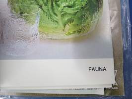 Arabia Wärtsilä -tuoteluettelo mm. emaliset kahvipannut, astiat, käyttö- ja taidelasiesineet suunnittelija, -malli- ja mittatietoineen, 1970-luvun alku