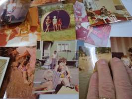 1960/70 -lukua - erä valokuvia 59 kpl koko 9 x 9 cm, erinomaista ajankuvaa