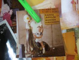 1960/70 -lukua - erä valokuvia 59 kpl koko 9 x 9 cm, erinomaista ajankuvaa