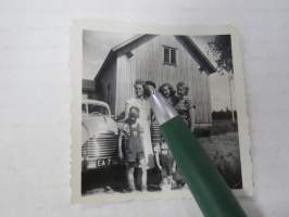 EA-733 (Borgward?) + perhe -valokuva