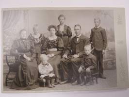 Ydinperhe, Atelier V.H. Rautell, Lahti -kabinettikuva / valokuva