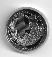 Itsenäinen Suomi 100 vuotta  mitali hopeanvärinen pillerissä