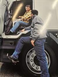 RENAULT premium distribution kuorma-auto myyntiesite