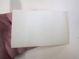 Dr Edv. (Edvard) Hjelt, Ausserordentlicher Gesandter und bevollmaächtiger Minister Finnlands, Berlin -käyntikortti, ajalta jolloin Hjelt oli täysivaltaisena...