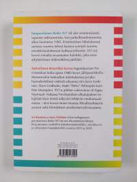 Ysiviisseiska 957 : yltiöpäinen radio 1985-90 (signeerattu, tekijän omiste)